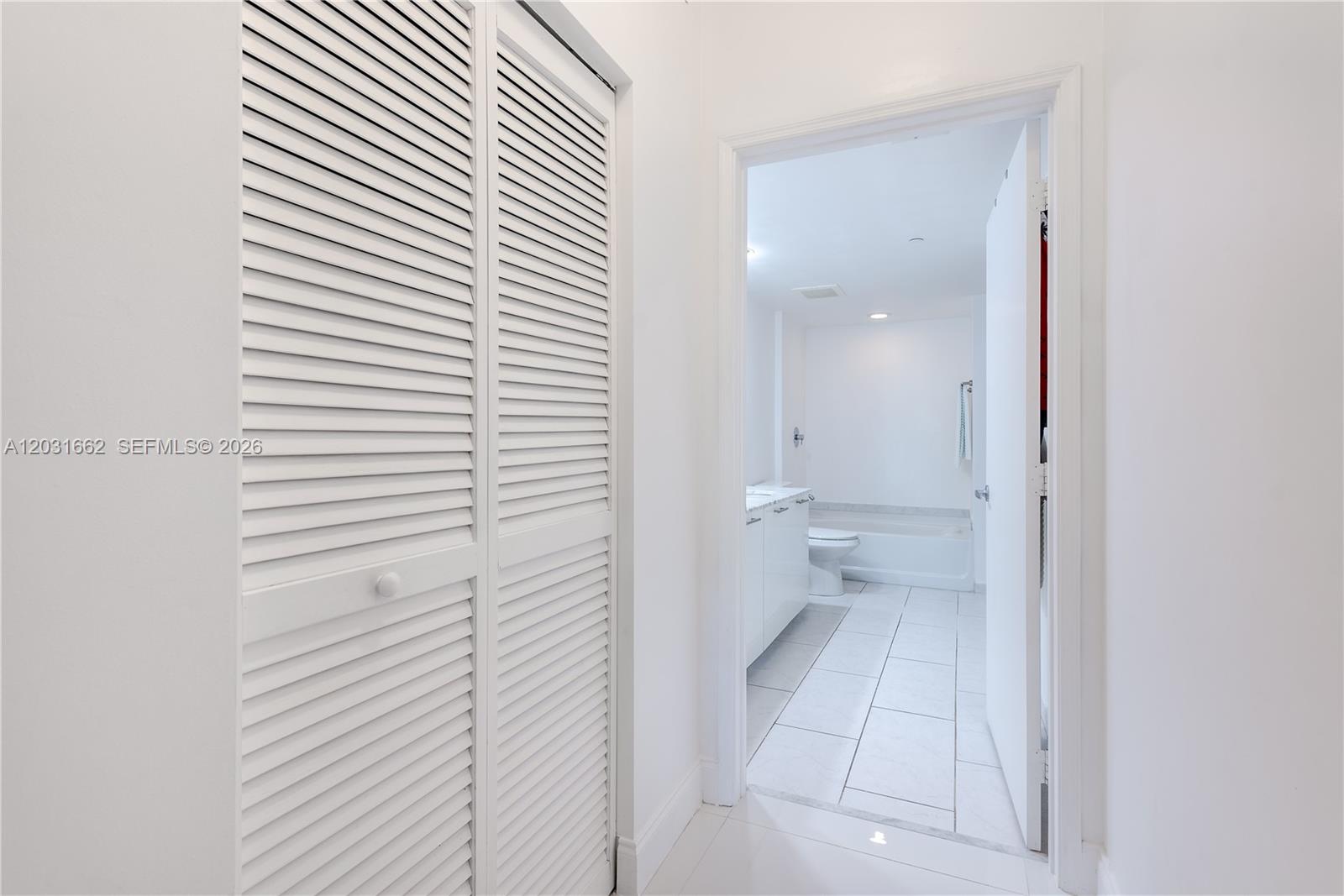 951 Brickell Ave #705, Miami FL 33131
