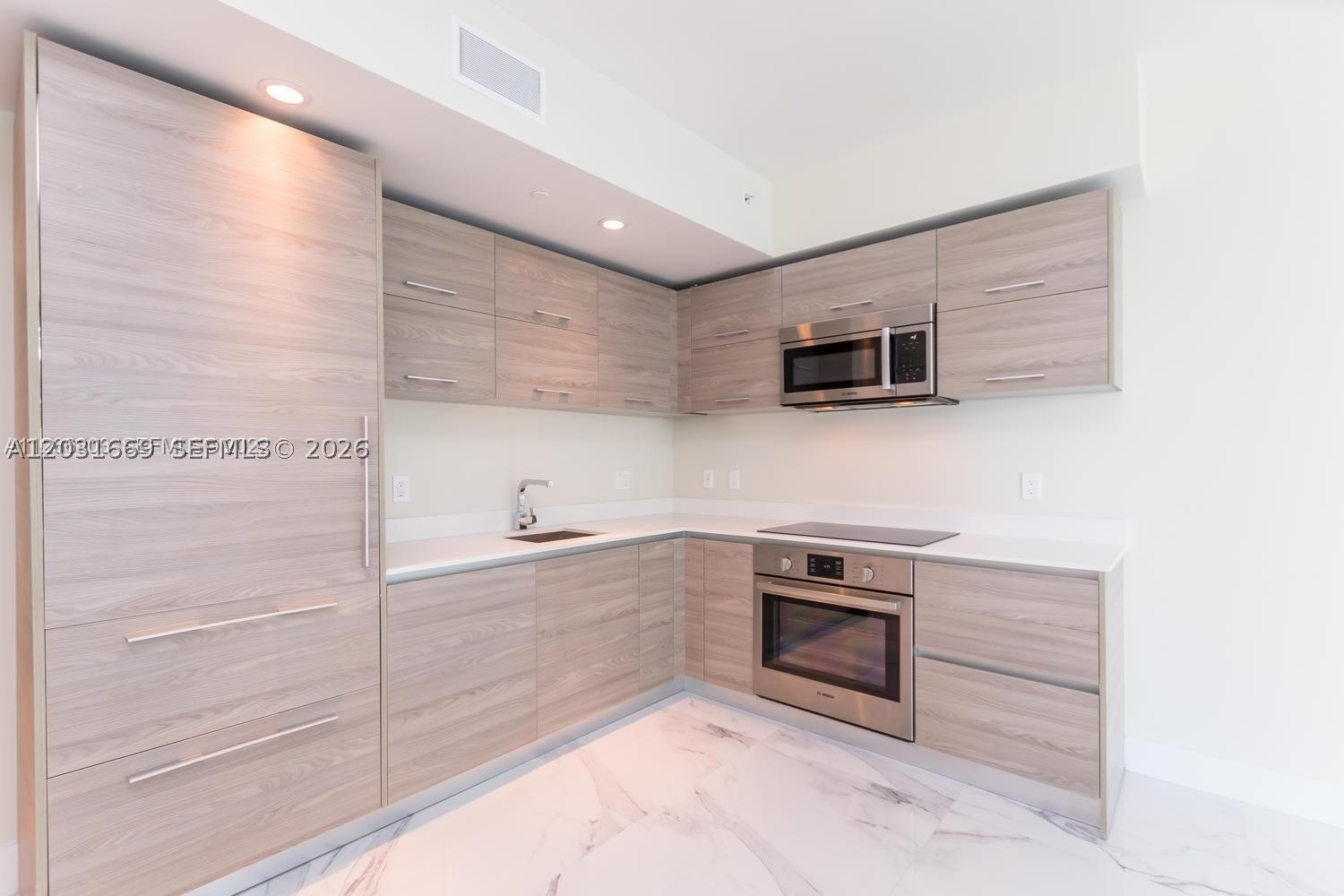 1300 S Miami Ave #1808, Miami FL 33130