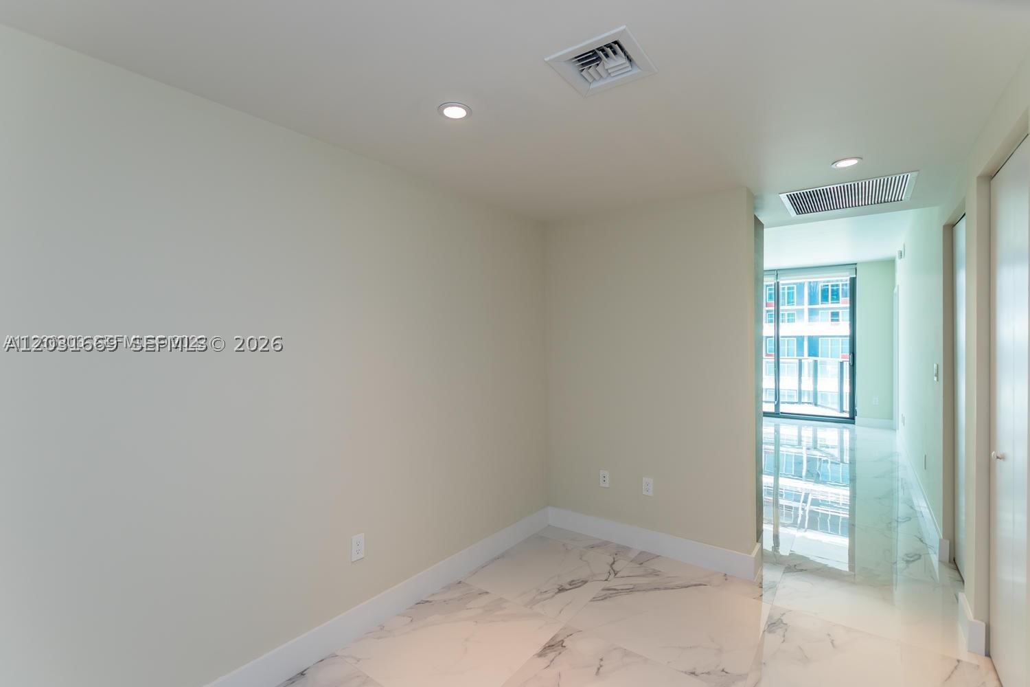 1300 S Miami Ave #1808, Miami FL 33130