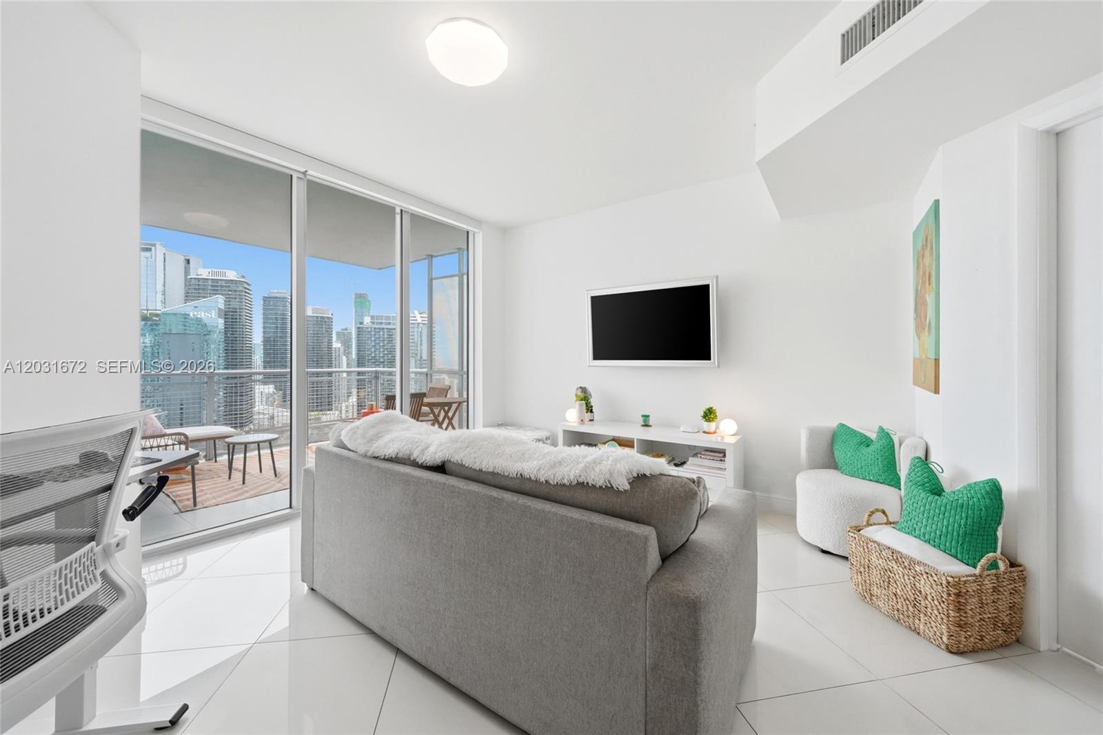 350 S Miami Ave #3912, Miami FL 33130