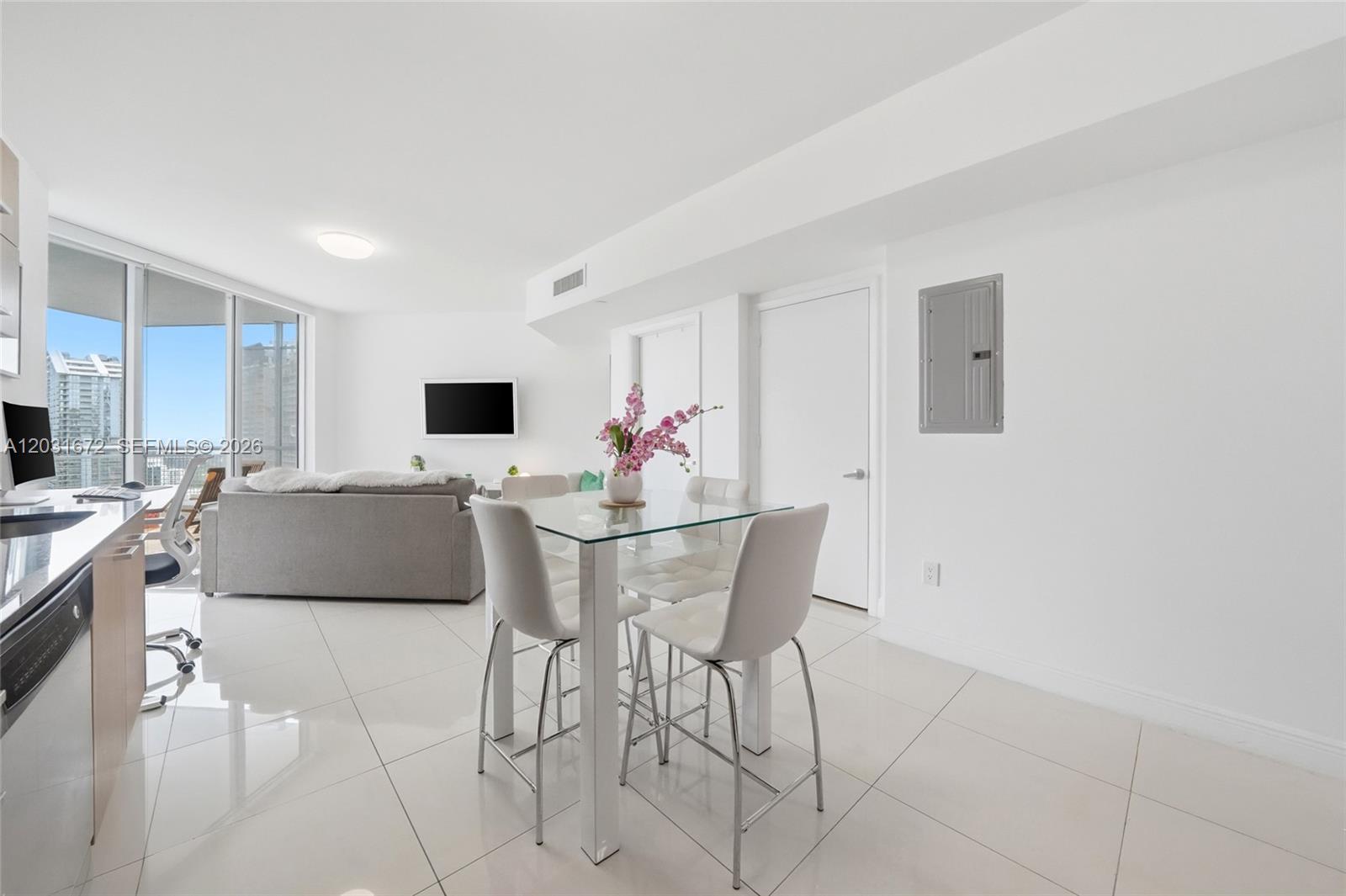 350 S Miami Ave #3912, Miami FL 33130
