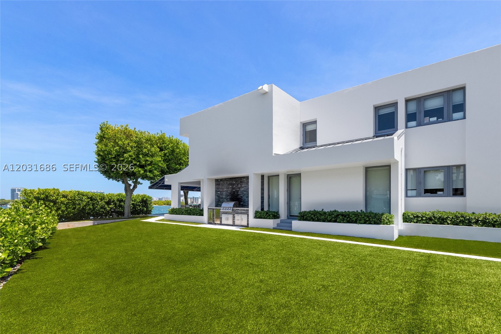 13395 Biscayne Bay Dr, North Miami FL 33181