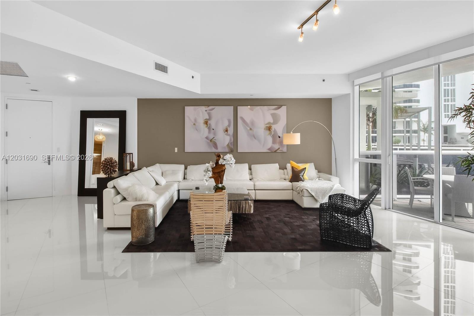 15811 Collins Ave #403, Sunny Isles Beach FL 33160