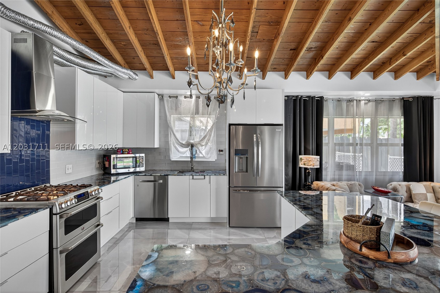 380 SE 1st Ter, Pompano Beach FL 33060