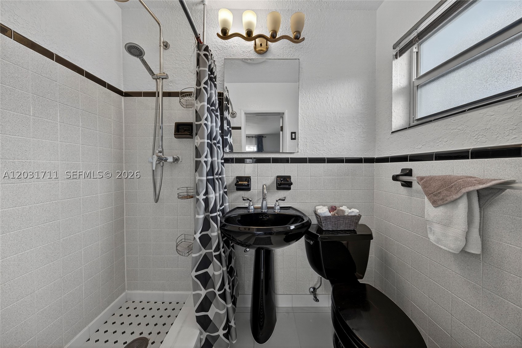 380 SE 1st Ter, Pompano Beach FL 33060