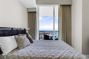 100 S Pointe Dr #3702, Miami Beach FL 33139