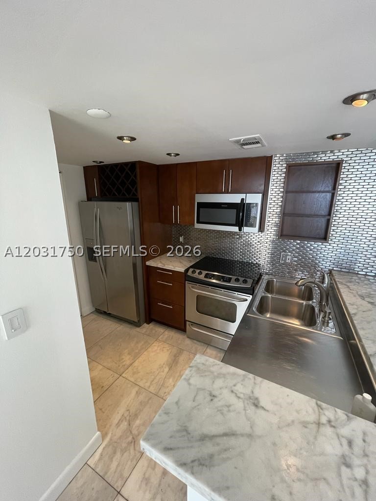 770 Claughton Island Dr #1504, Miami FL 33131