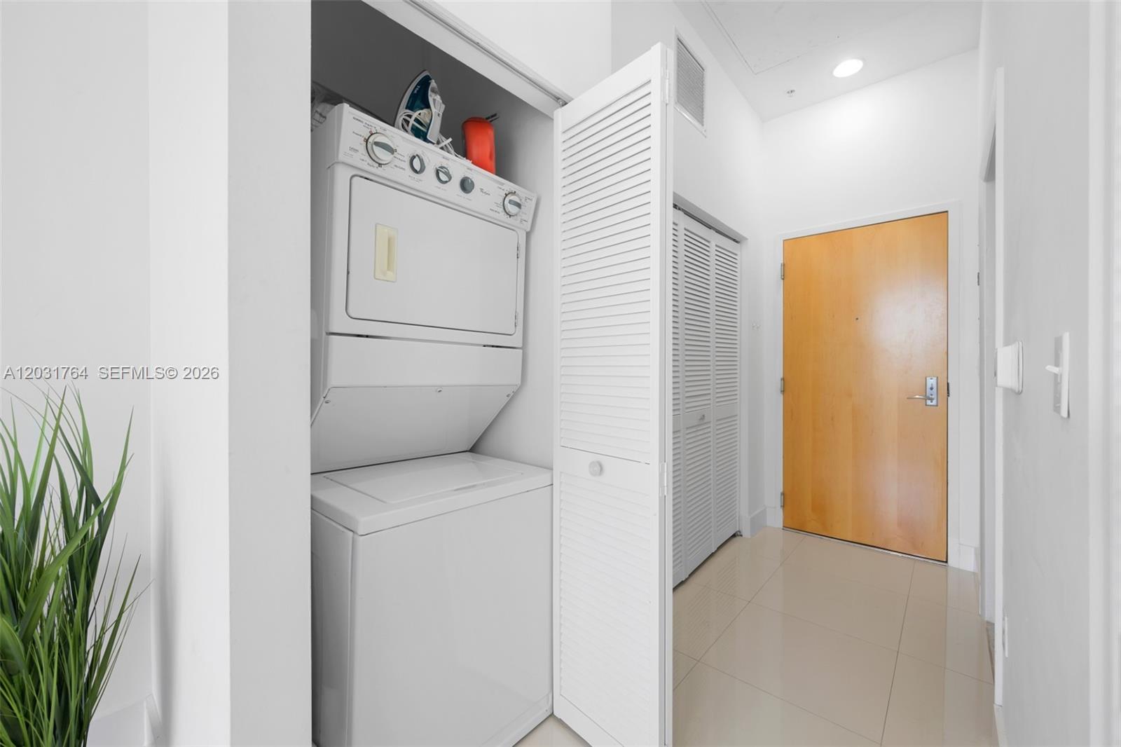253 NE 2nd St #231, Miami FL 33132