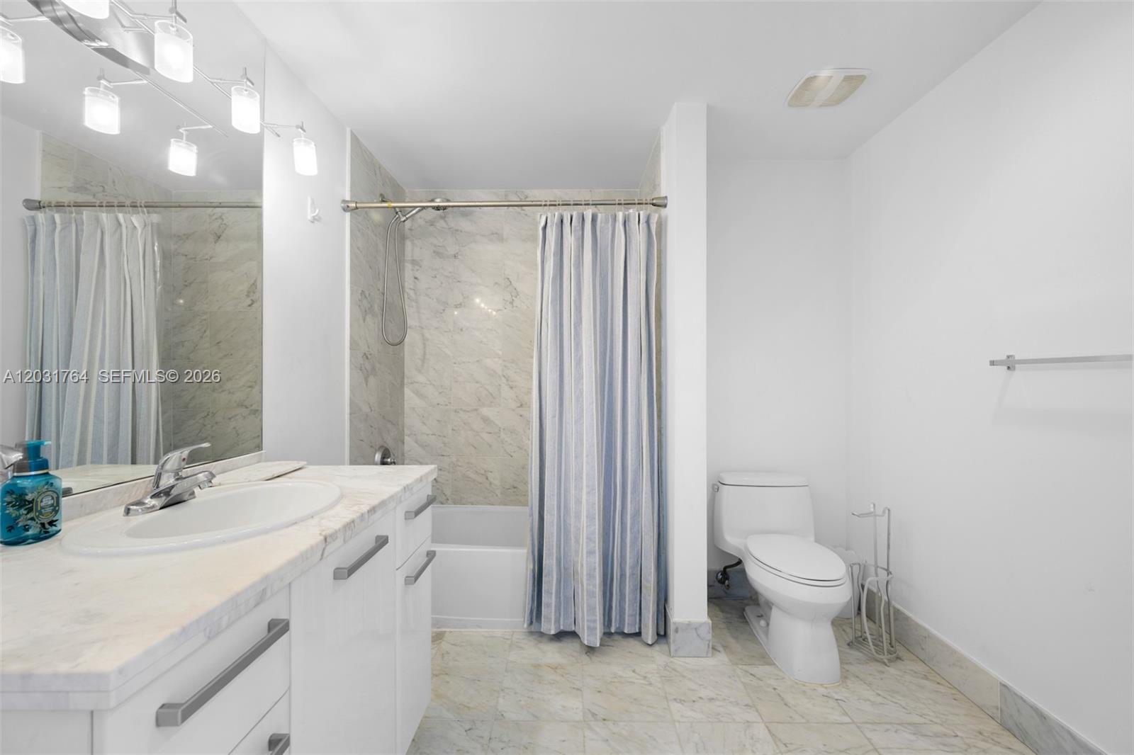 253 NE 2nd St #231, Miami FL 33132