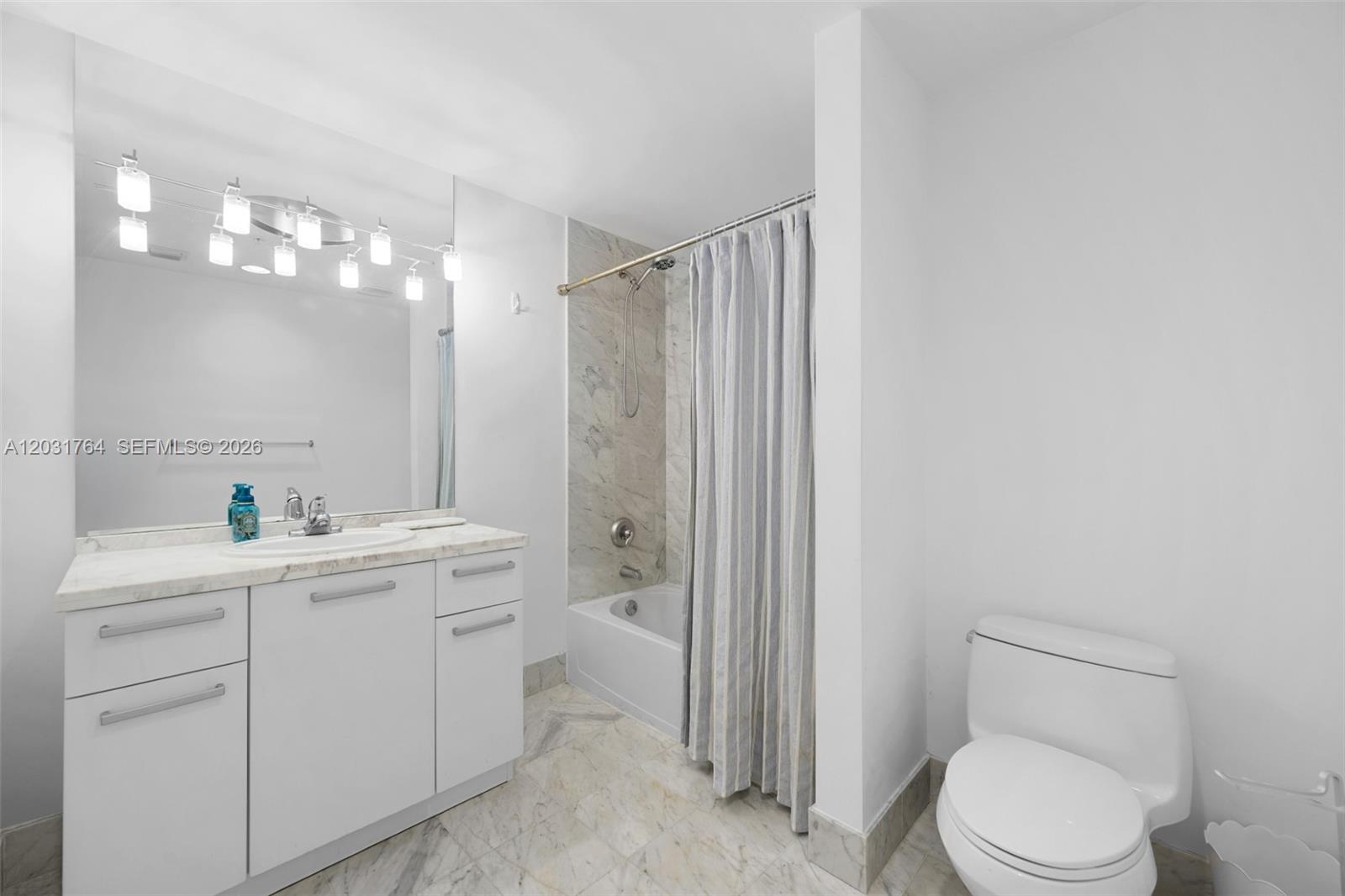 253 NE 2nd St #231, Miami FL 33132