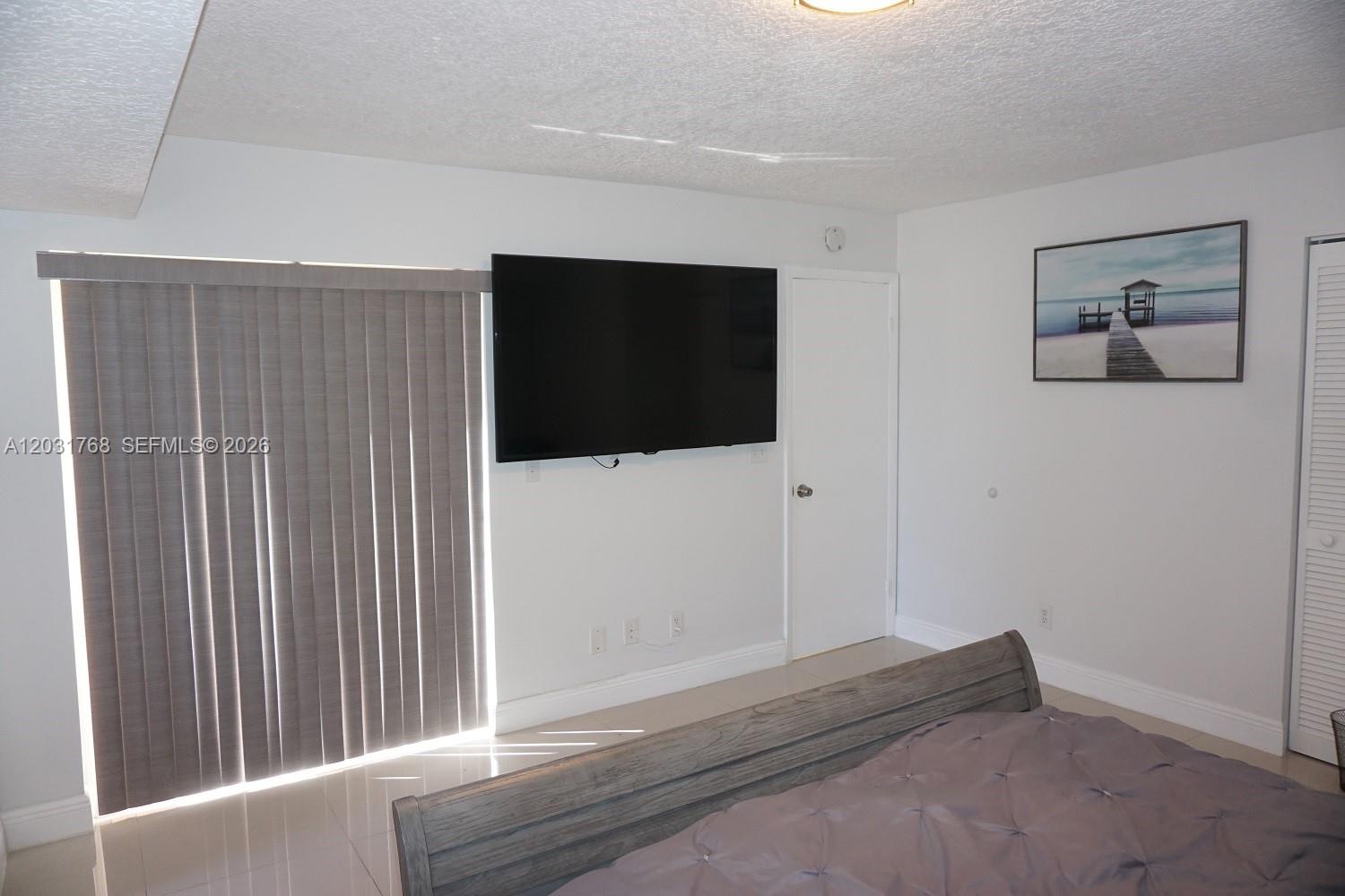 1057 SE 6th Ave, Dania Beach FL 33004