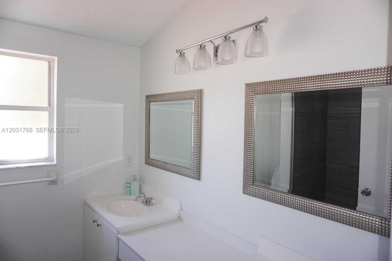 1057 SE 6th Ave, Dania Beach FL 33004