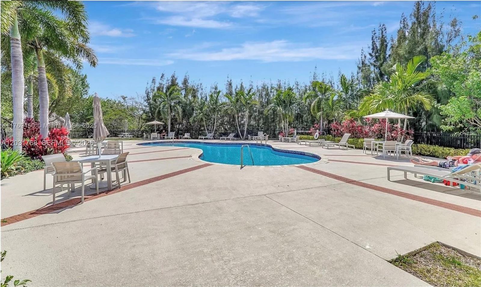 1057 SE 6th Ave, Dania Beach FL 33004