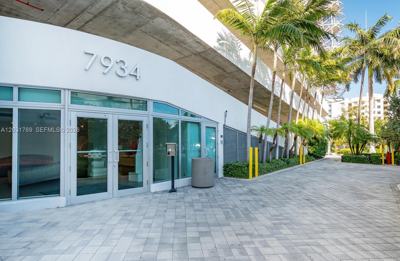 7934 West Dr #705, North Bay Village FL 33141