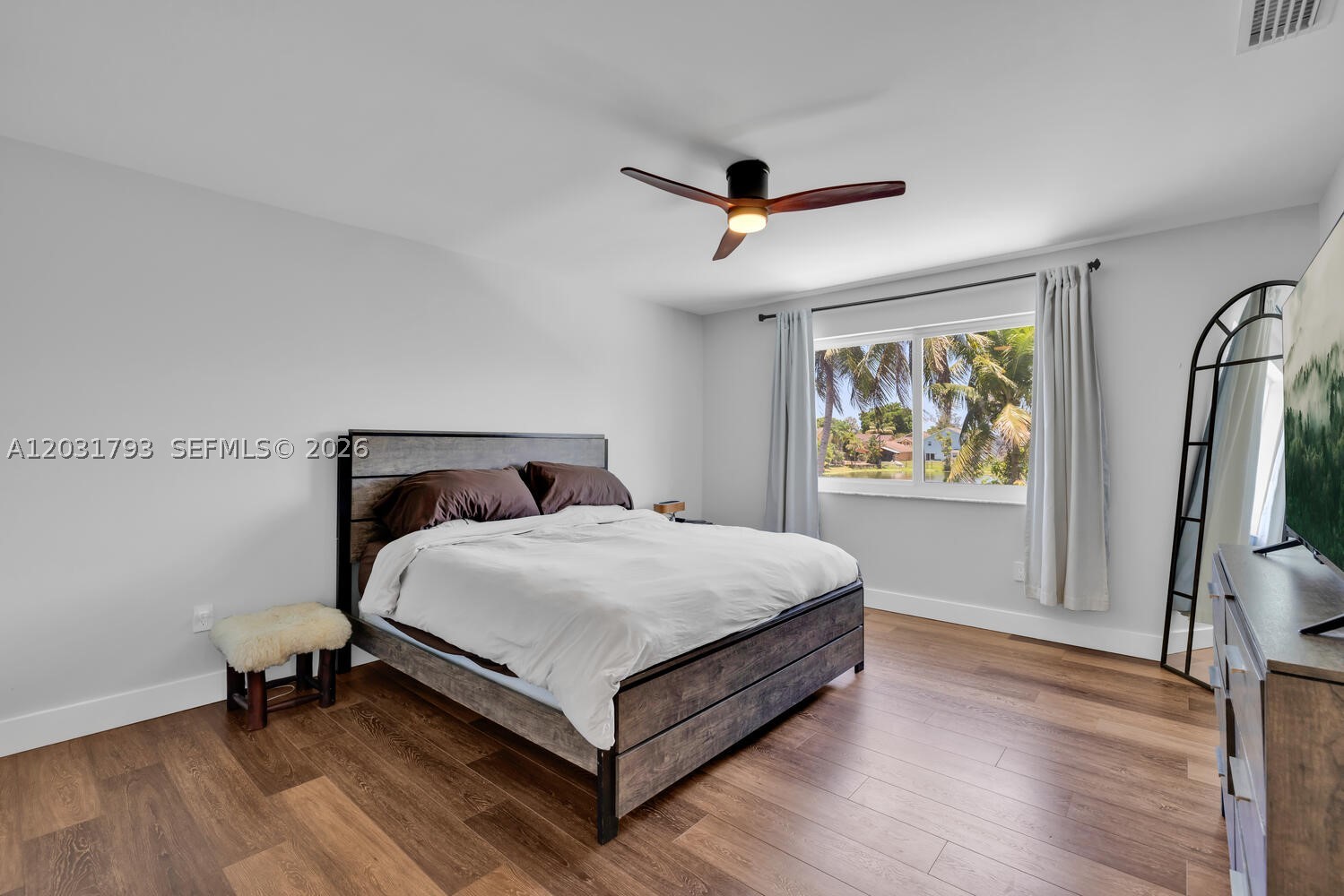 9650 SW 9th Ct, Pembroke Pines FL 33025