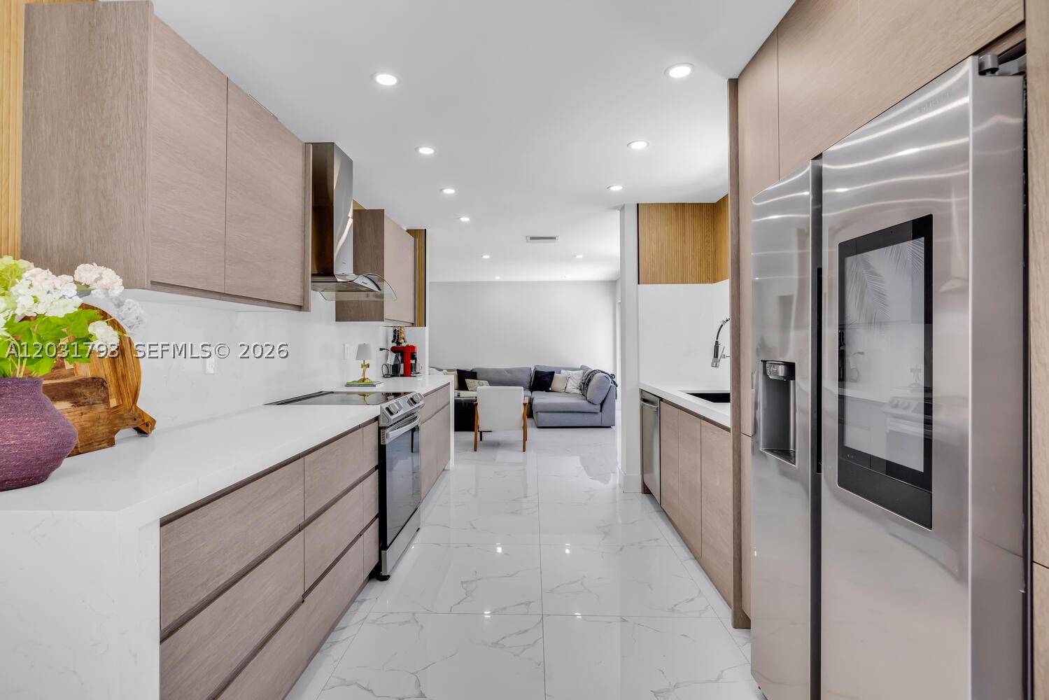9650 SW 9th Ct, Pembroke Pines FL 33025