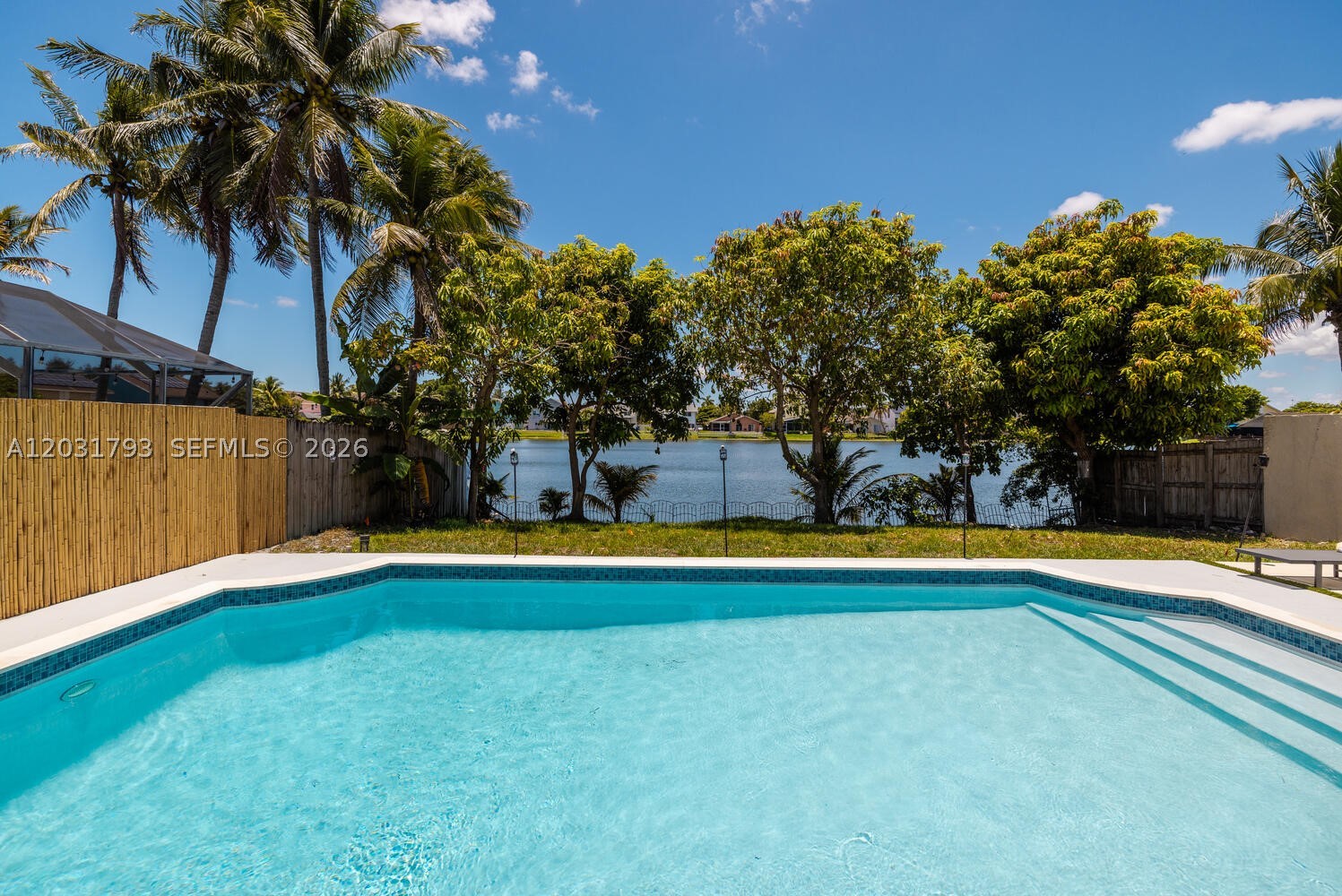 9650 SW 9th Ct, Pembroke Pines FL 33025
