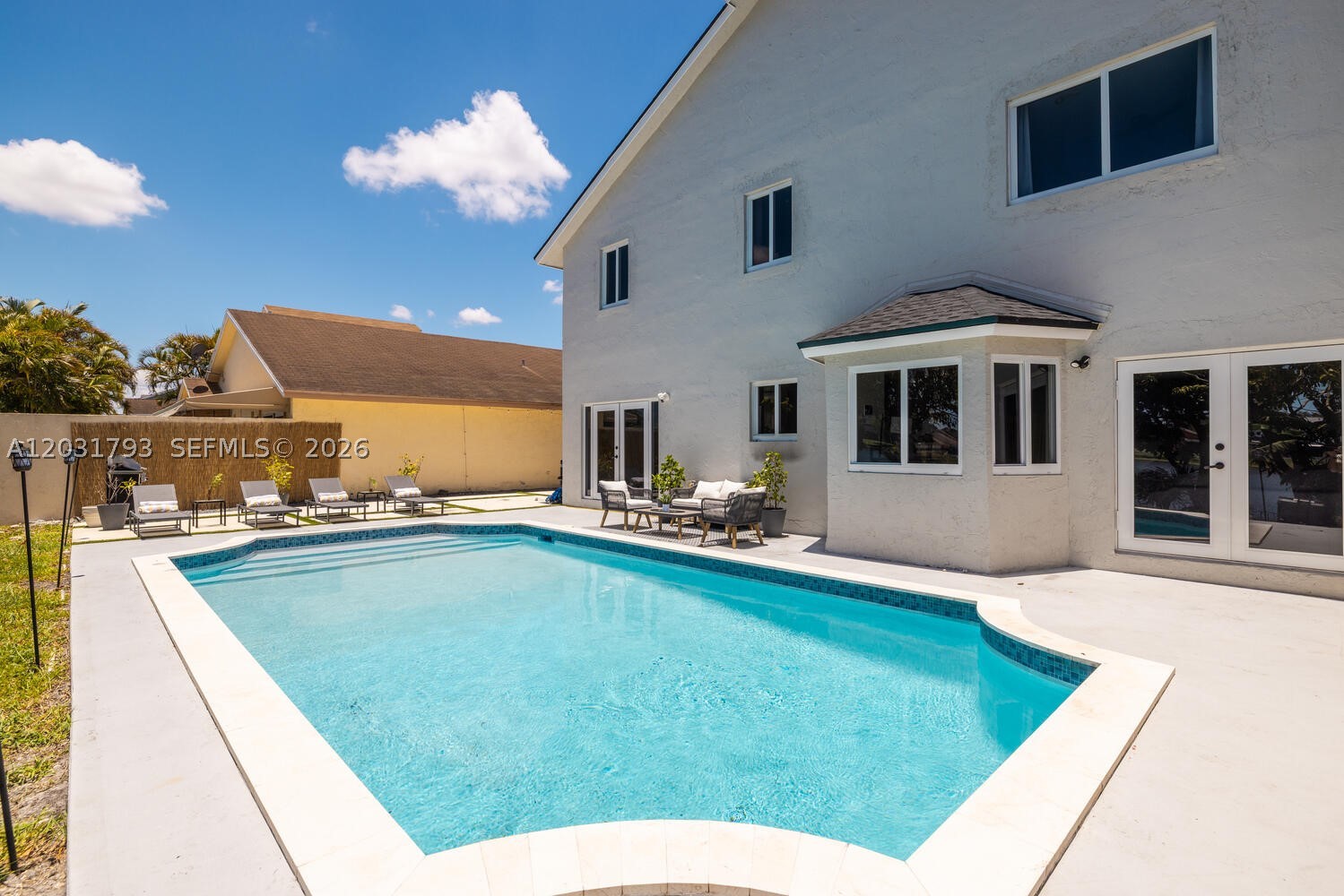 9650 SW 9th Ct, Pembroke Pines FL 33025