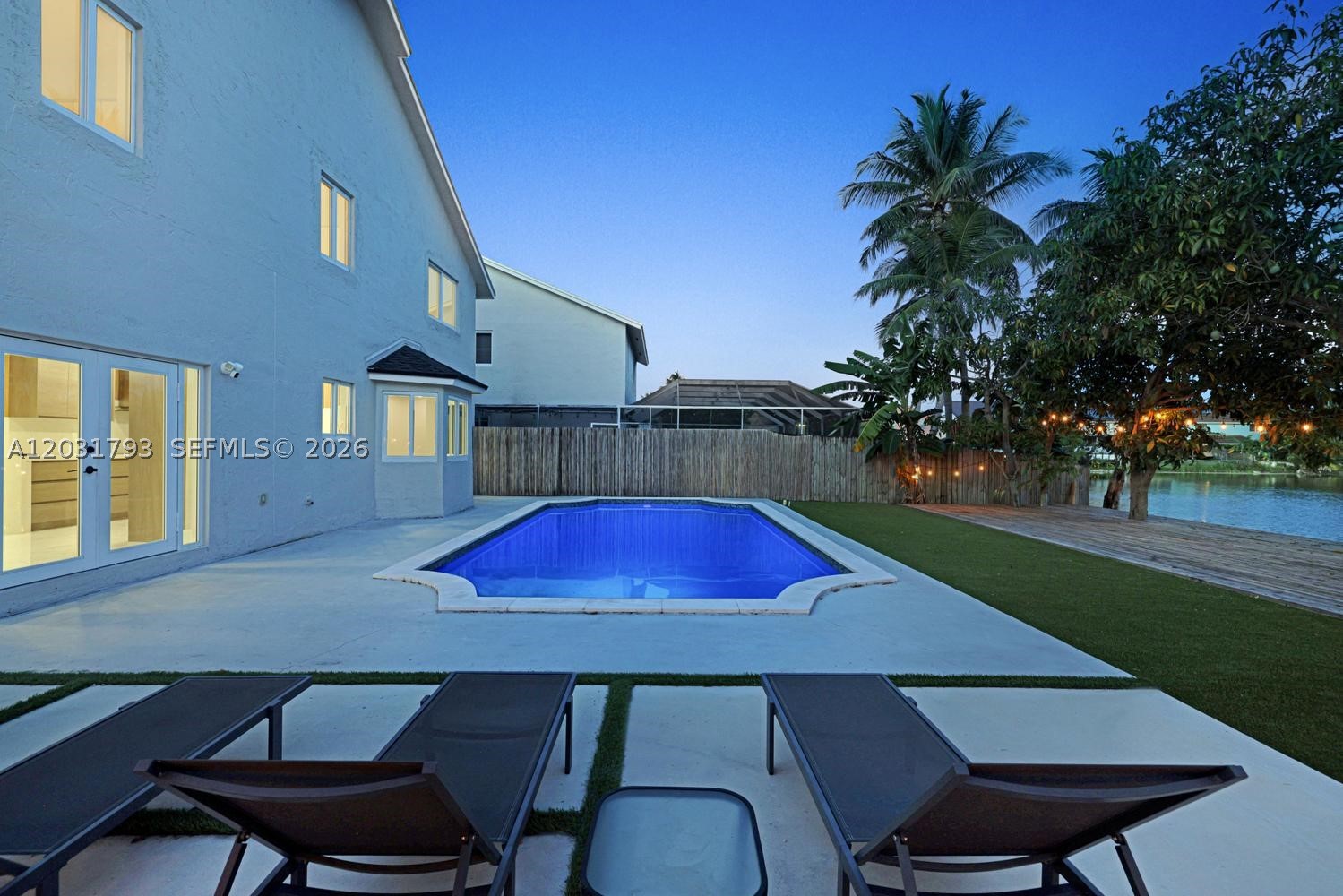 9650 SW 9th Ct, Pembroke Pines FL 33025