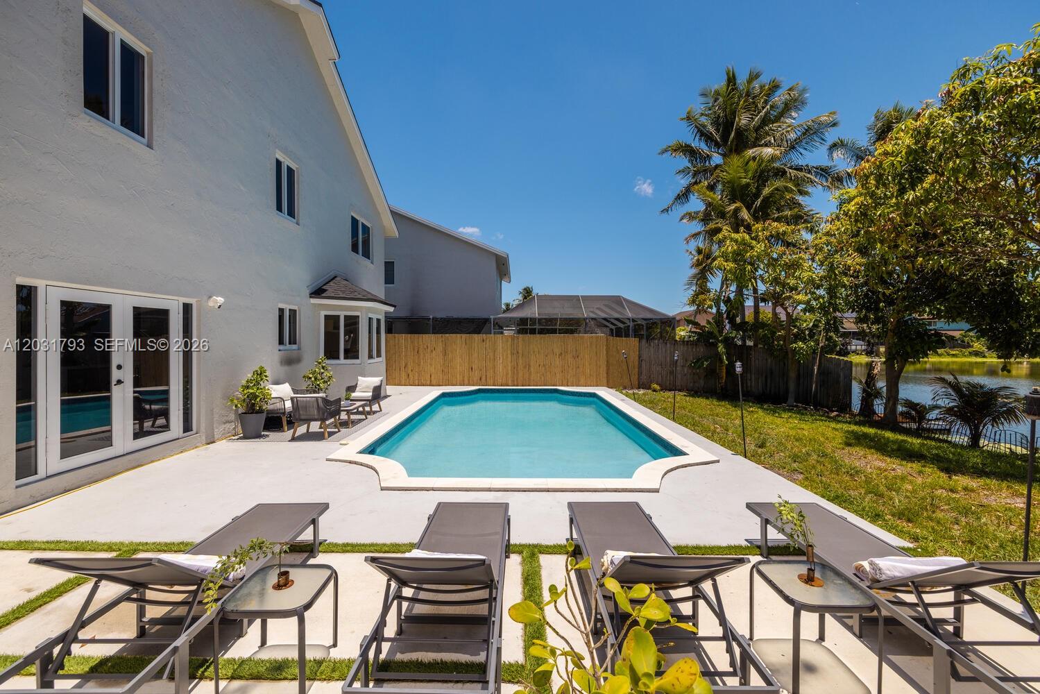 9650 SW 9th Ct, Pembroke Pines FL 33025