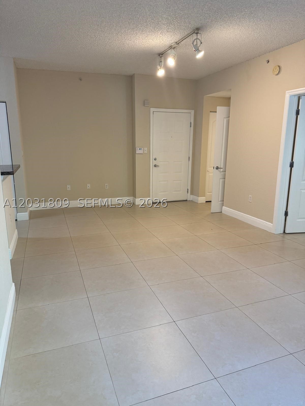 6001 SW 70th St #250, South Miami FL 33143