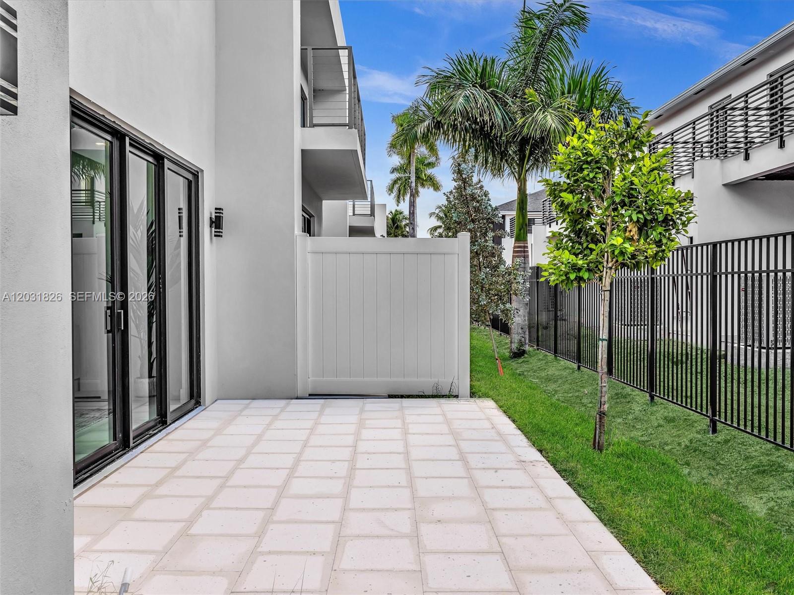 4656 SW 32nd Ave #B1, Dania Beach FL 33312