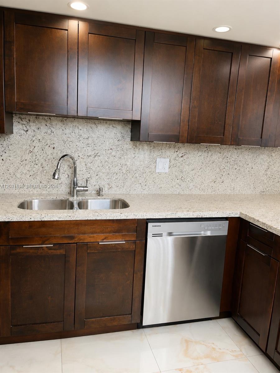 9420 Tangerine Pl #401, Davie FL 33324