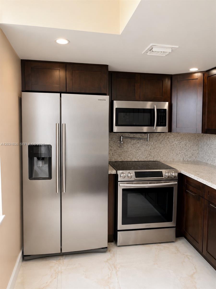 9420 Tangerine Pl #401, Davie FL 33324