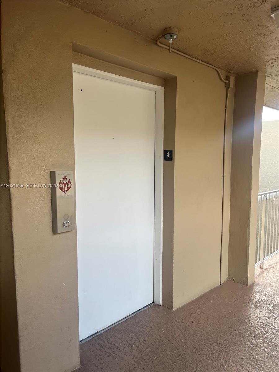 9420 Tangerine Pl #401, Davie FL 33324