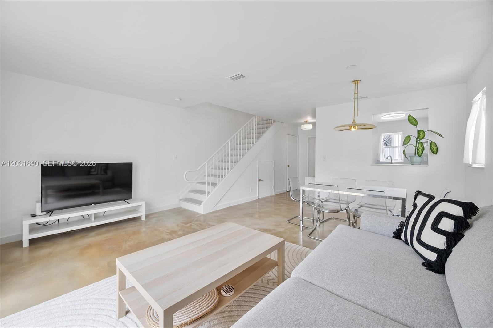 421 SW 3rd St #16, Miami FL 33130