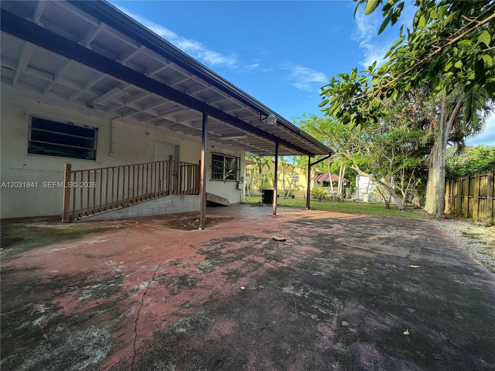 6318 SW 27th St, Miami FL 33155