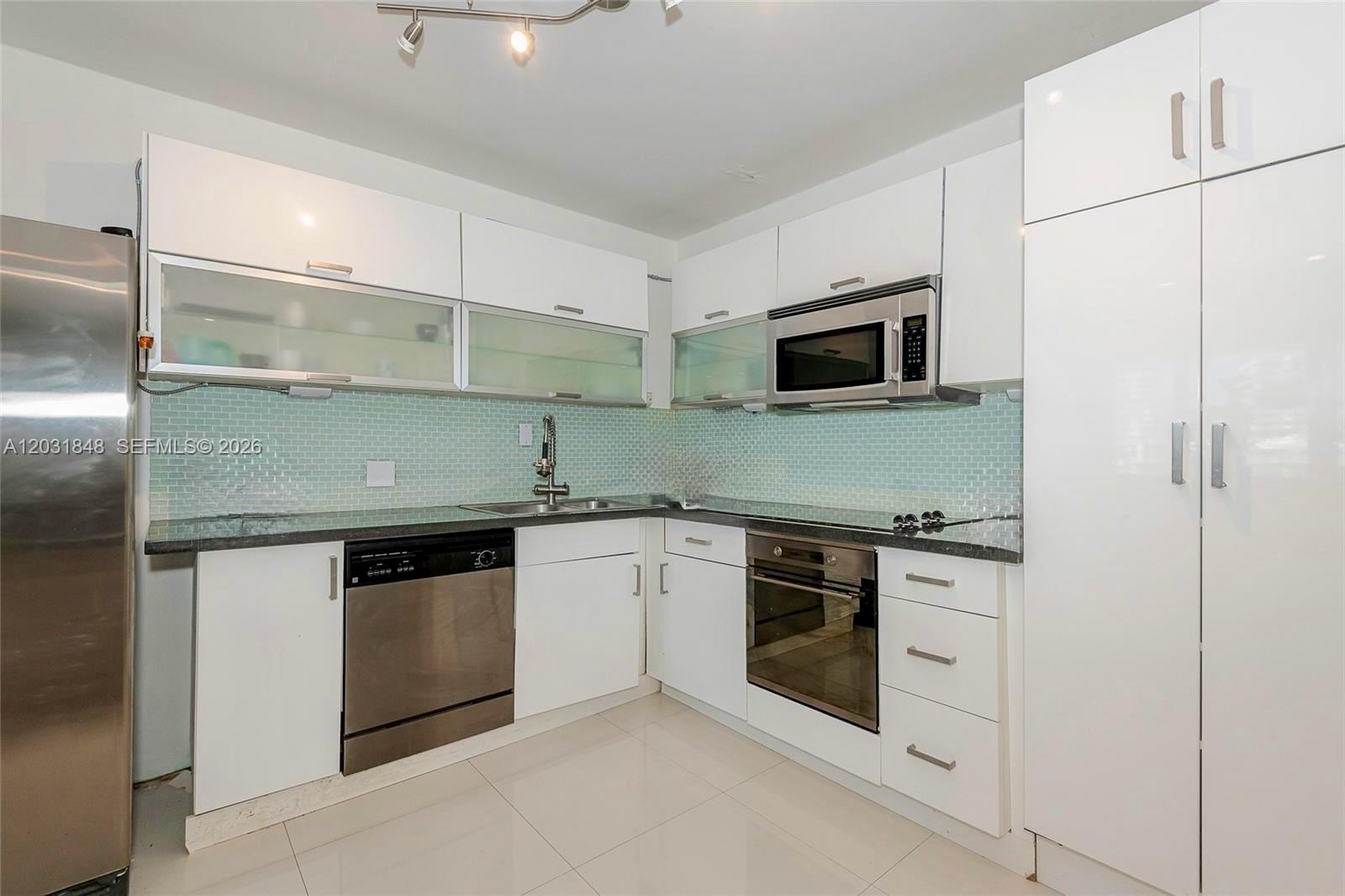 900 Bay Dr #122, Miami Beach FL 33141