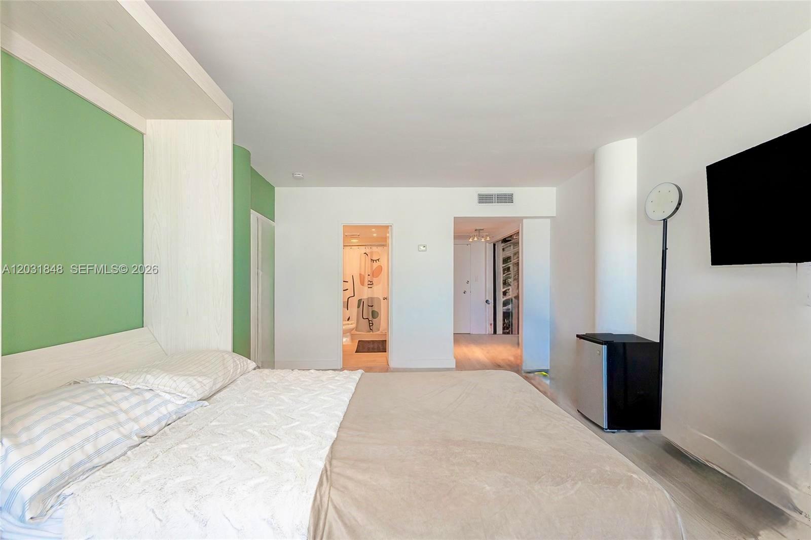 900 Bay Dr #122, Miami Beach FL 33141