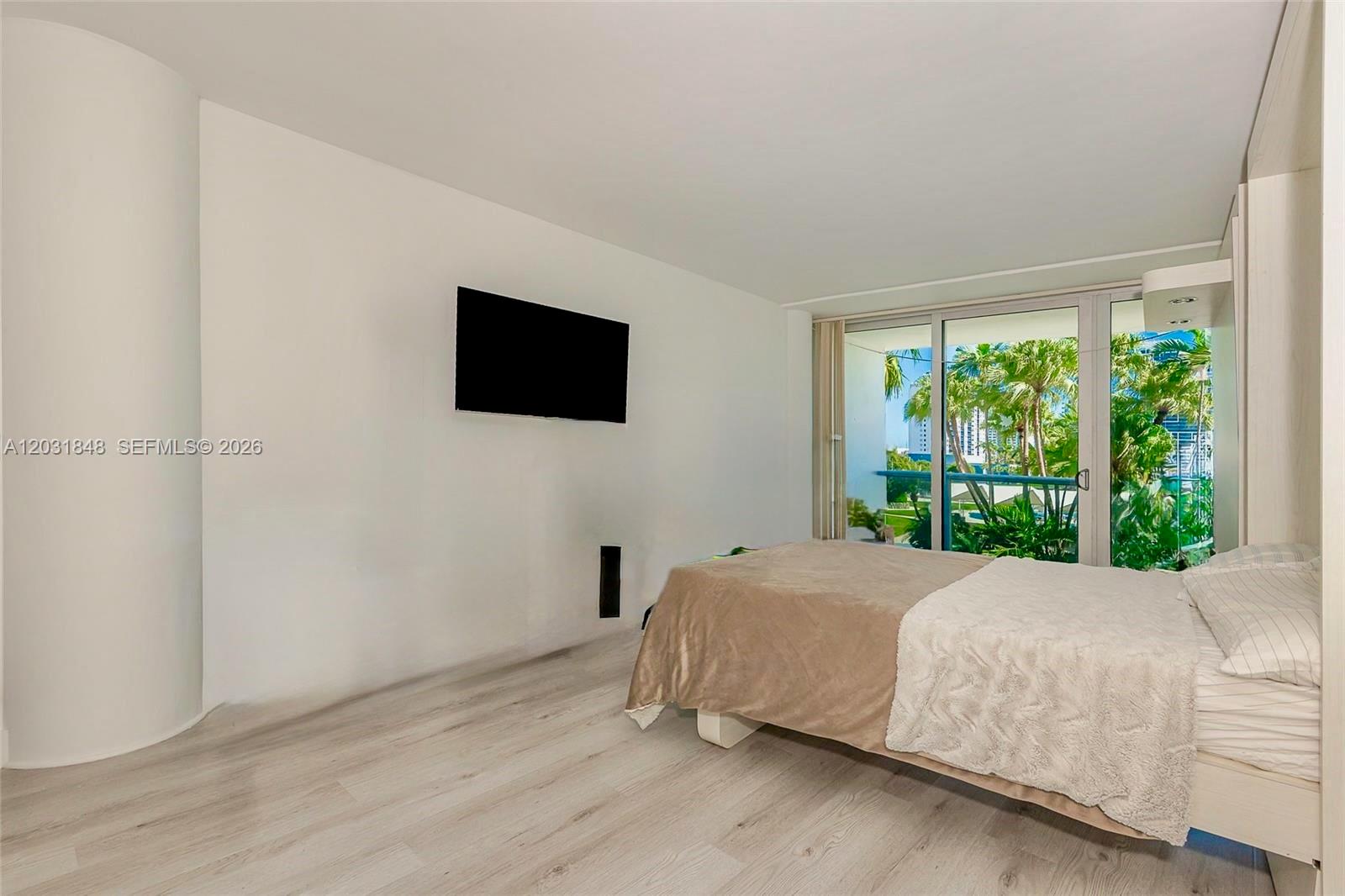 900 Bay Dr #122, Miami Beach FL 33141