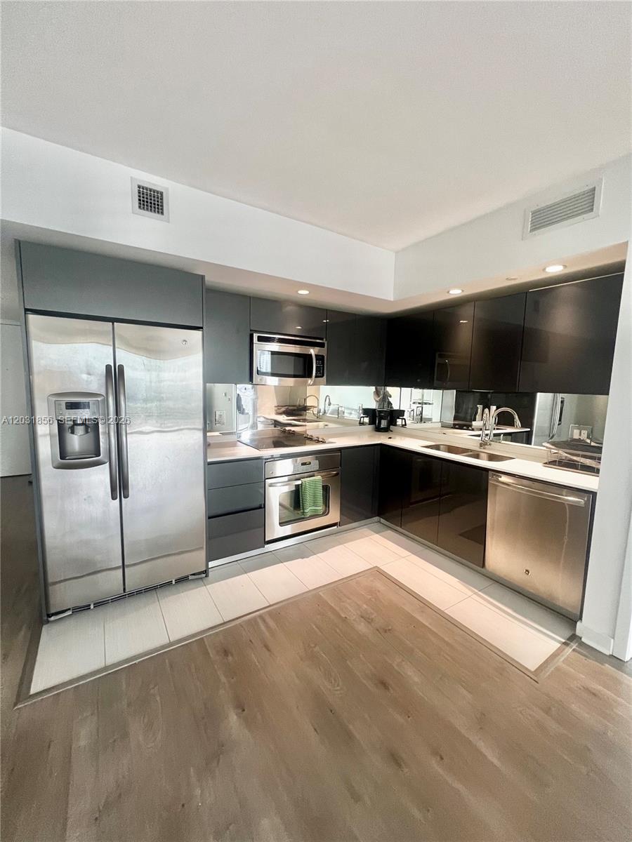 31 SE 6th St #2307, Miami FL 33131