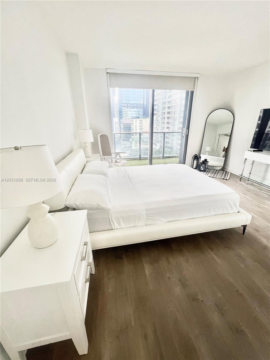 31 SE 6th St #2307, Miami FL 33131