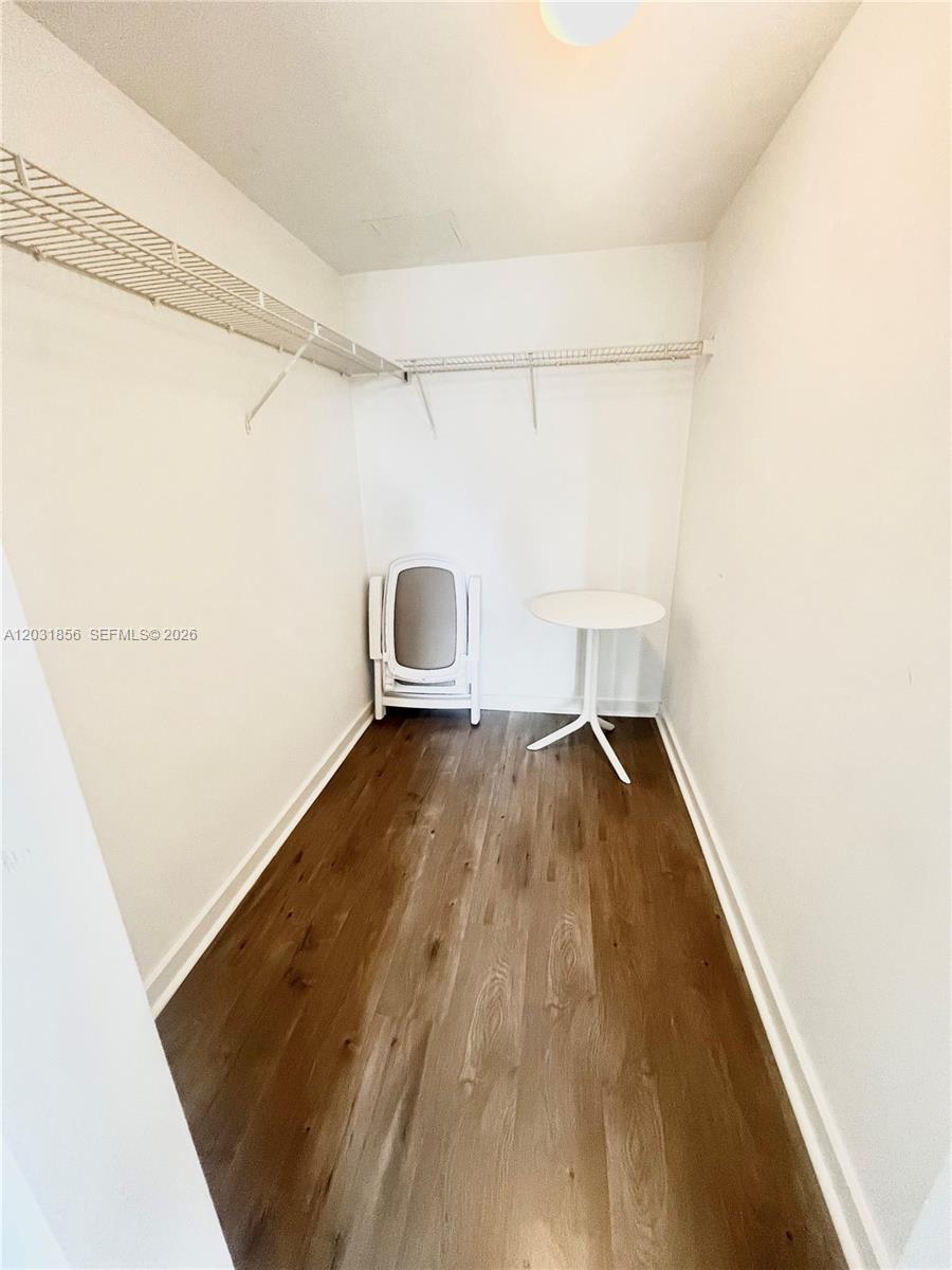 31 SE 6th St #2307, Miami FL 33131