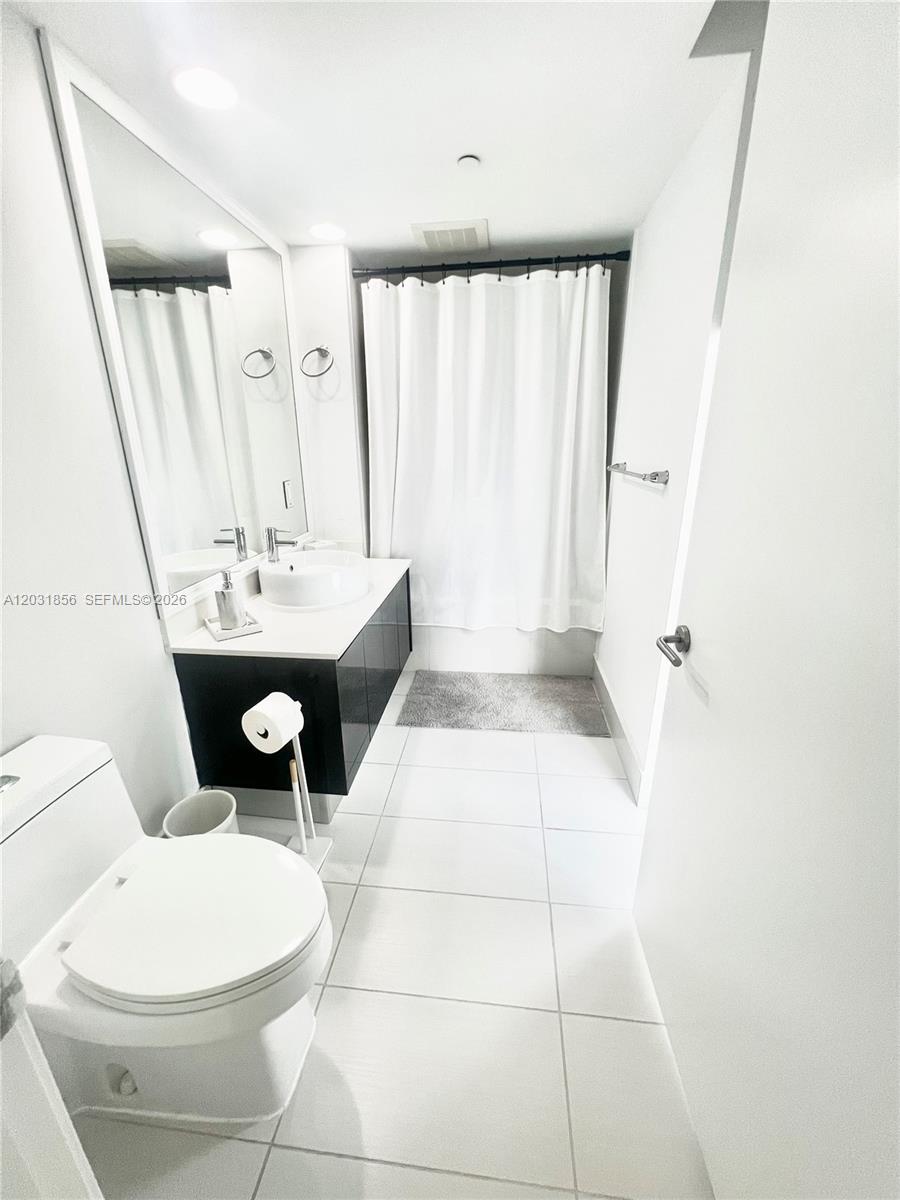31 SE 6th St #2307, Miami FL 33131