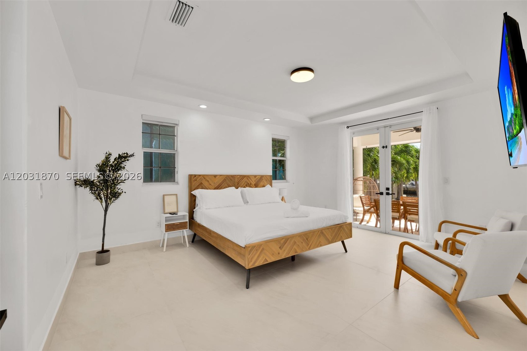 2940 NE 164th St, North Miami Beach FL 33160