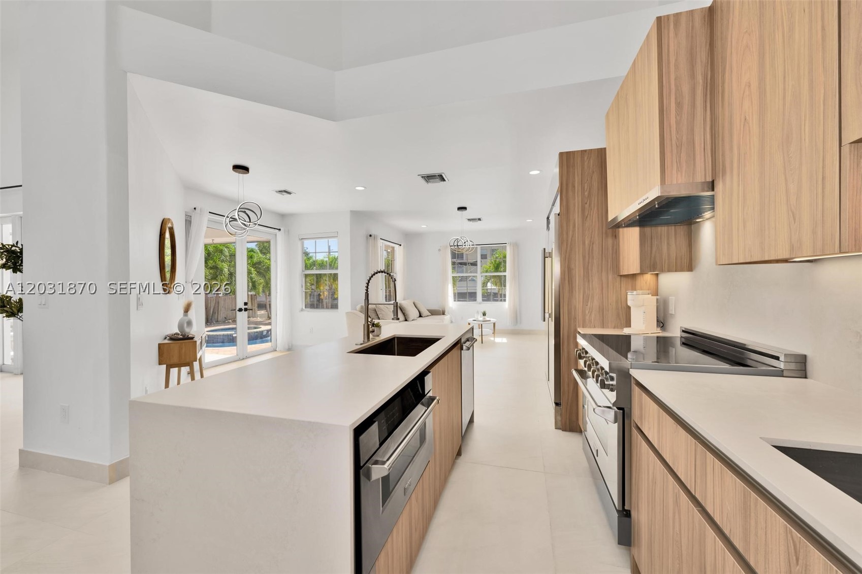 2940 NE 164th St, North Miami Beach FL 33160