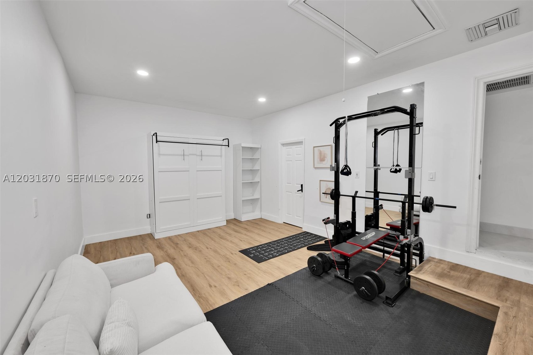 2940 NE 164th St, North Miami Beach FL 33160