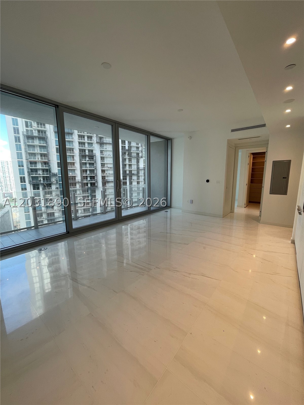 300 Biscayne Blvd Way #2008, Miami FL 33131