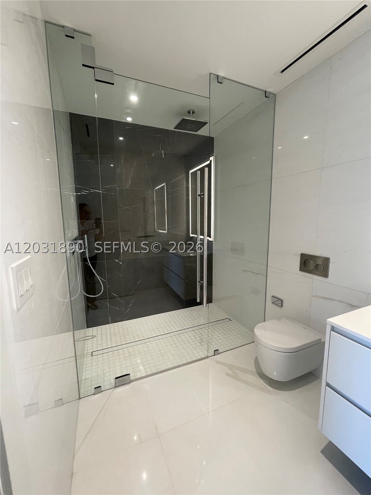 300 Biscayne Blvd Way #2008, Miami FL 33131