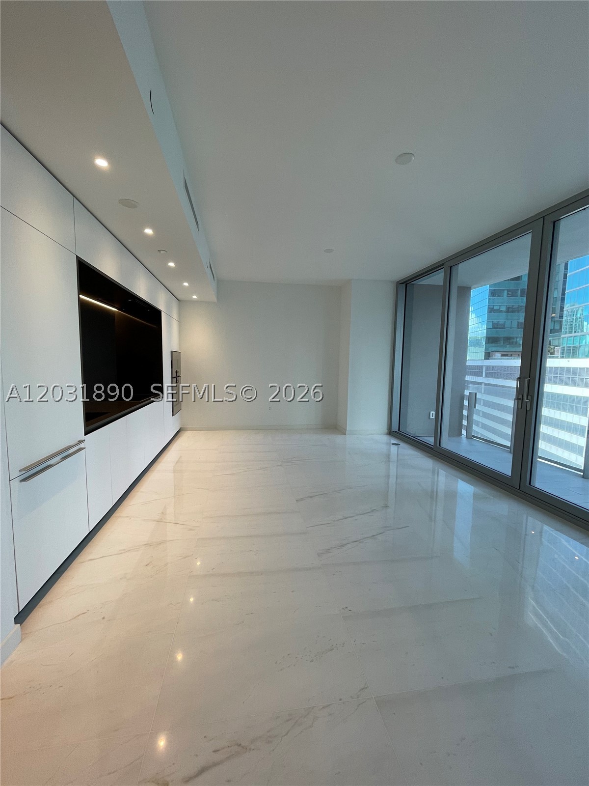 300 Biscayne Blvd Way #2008, Miami FL 33131