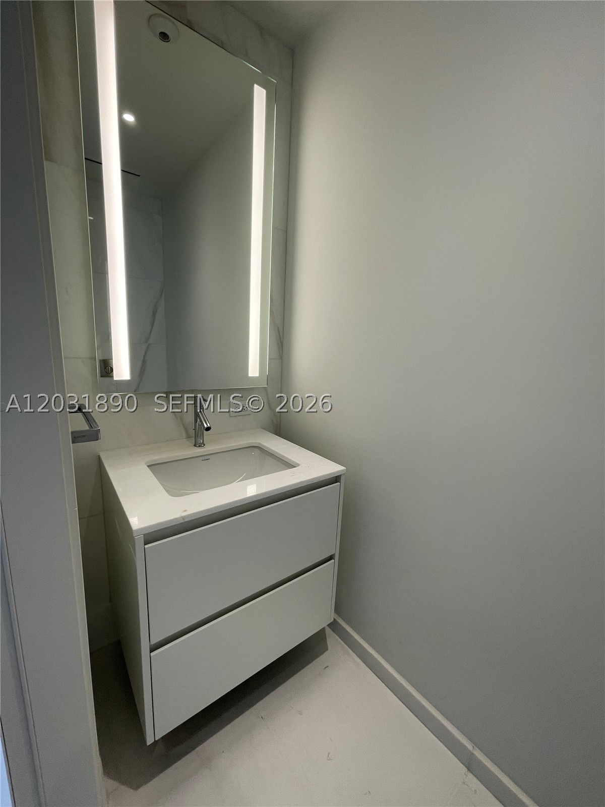 300 Biscayne Blvd Way #2008, Miami FL 33131