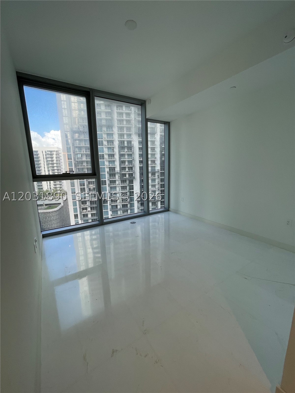 300 Biscayne Blvd Way #2008, Miami FL 33131