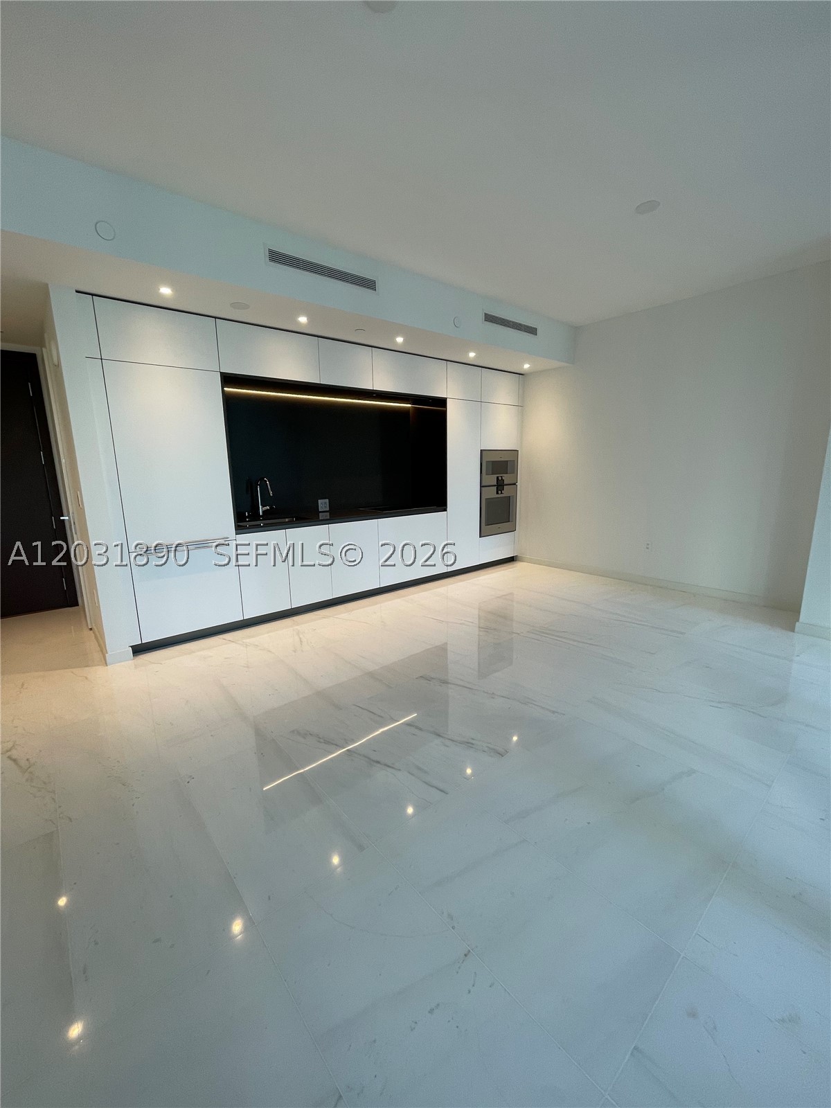 300 Biscayne Blvd Way #2008, Miami FL 33131