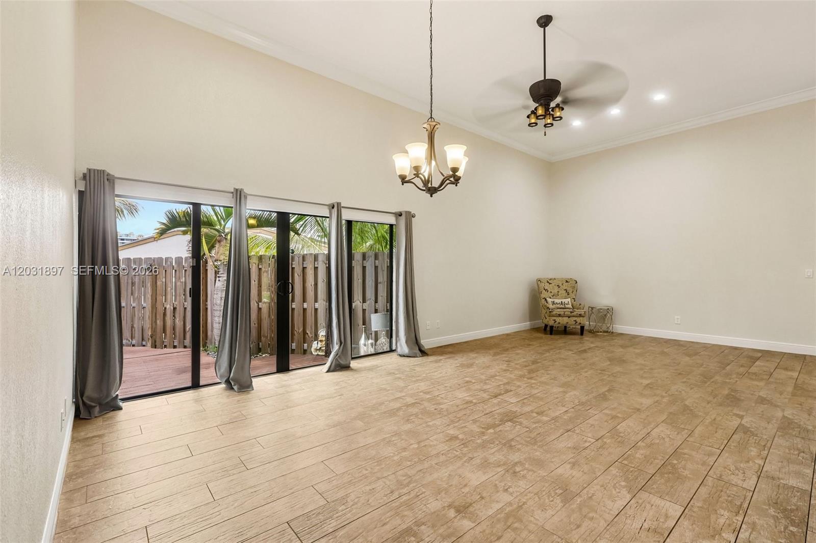 2731 S Parkview Dr, Hallandale Beach FL 33009