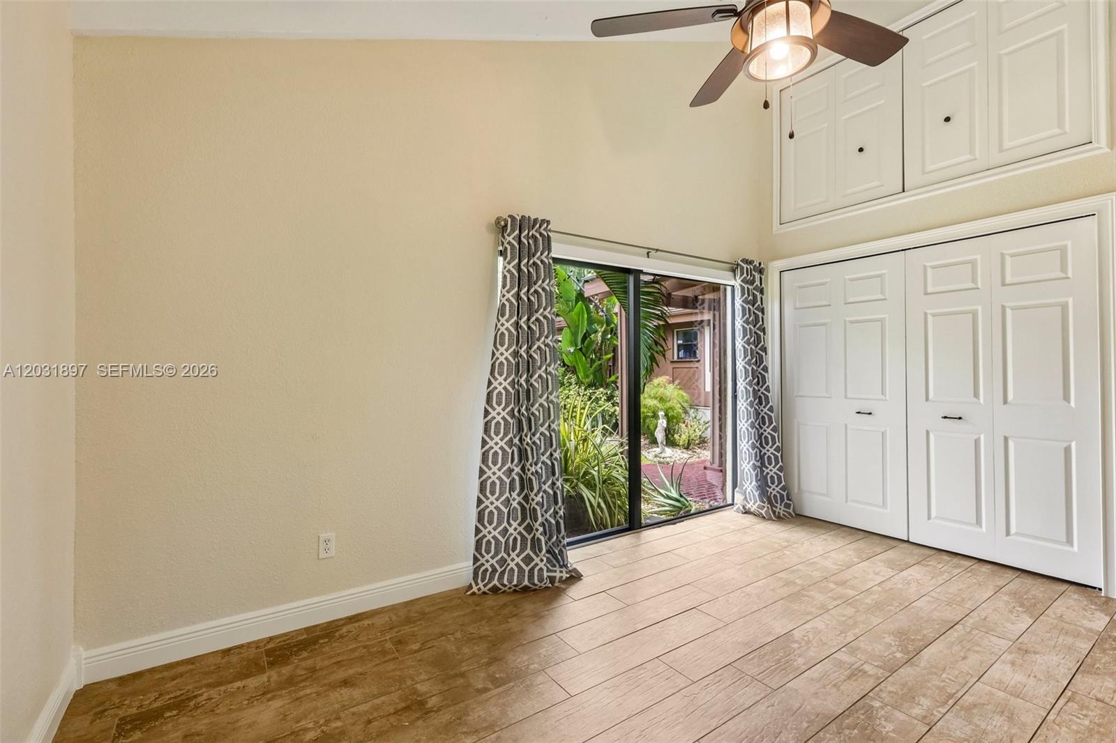 2731 S Parkview Dr, Hallandale Beach FL 33009