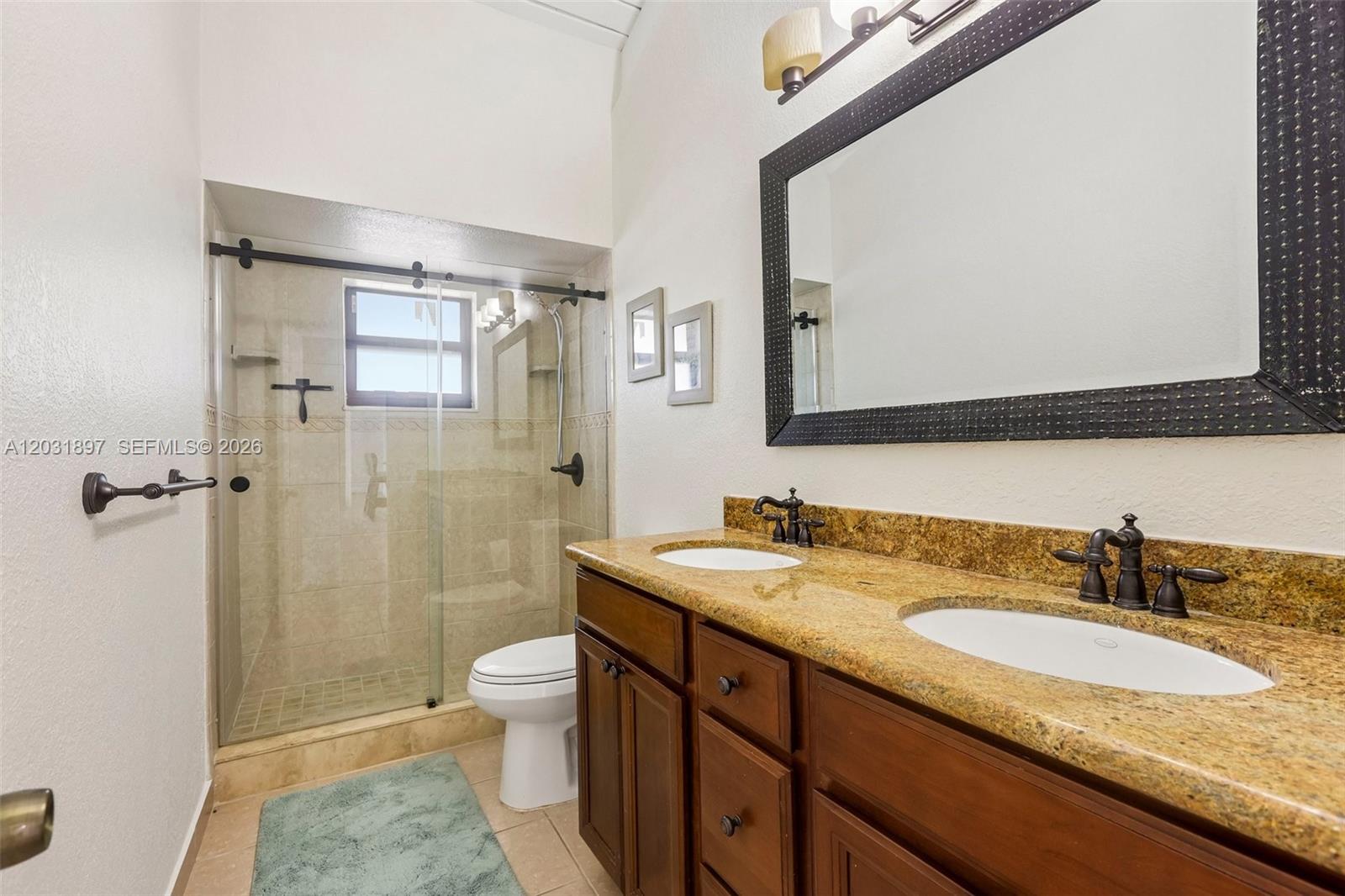 2731 S Parkview Dr, Hallandale Beach FL 33009